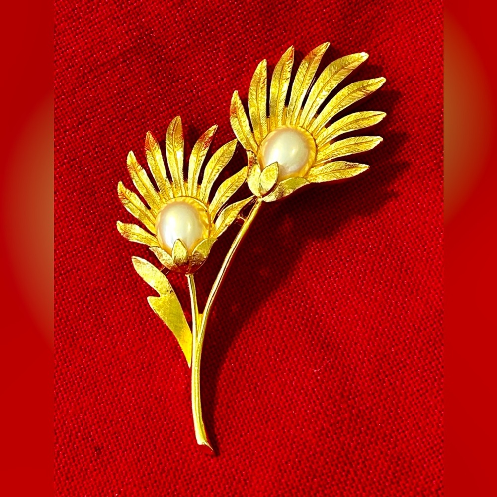 Vintage TRIFARI Brooch Scottish Thistle Stem Flowers with Faux Pearls Gold Plate
